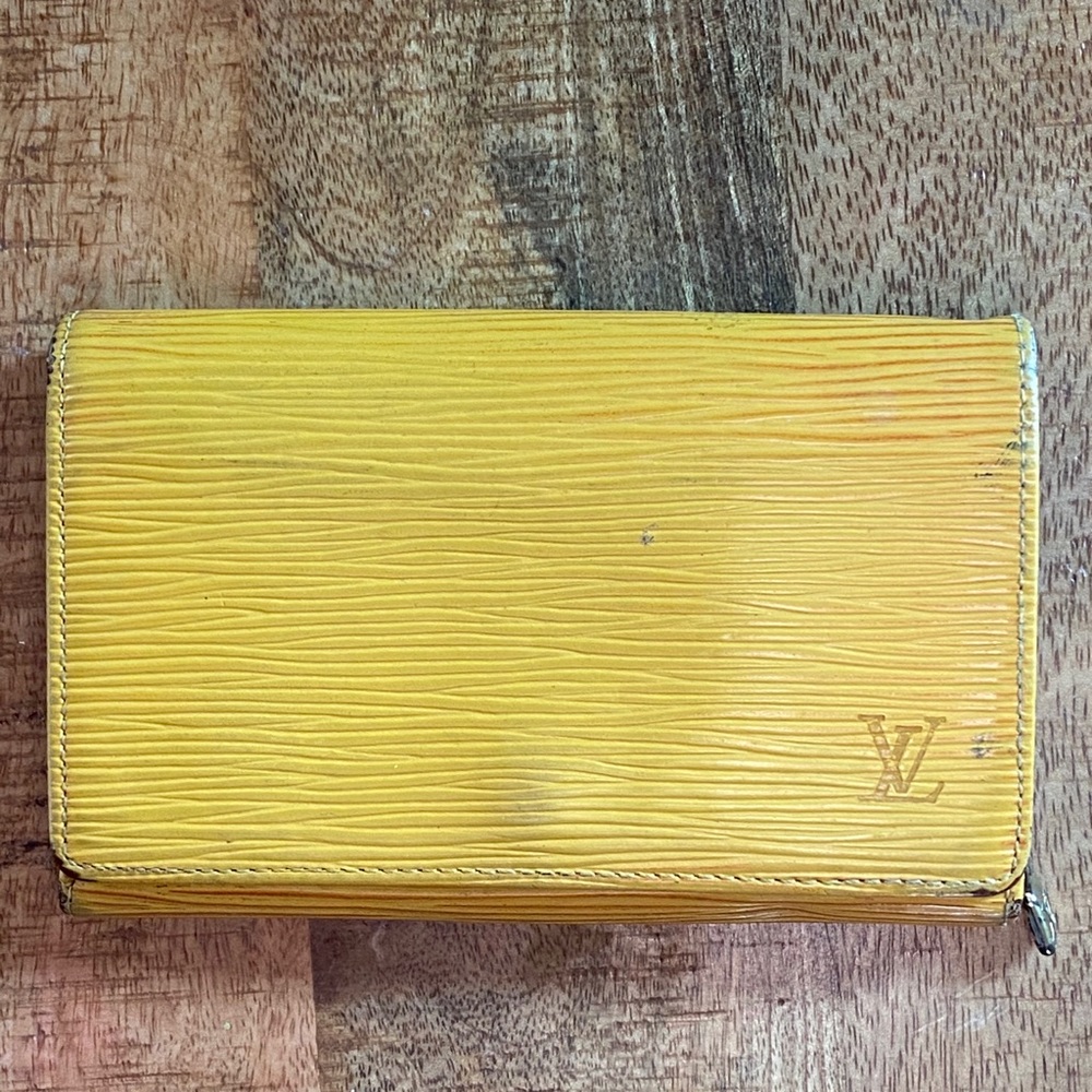 LOUIS VUITTON EPI WALLET